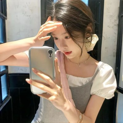 八月夜与雾海报